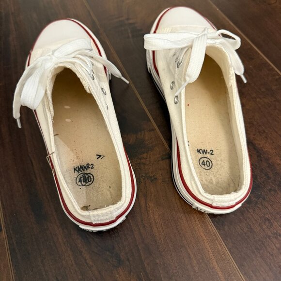 White Converse Slip-On/Mule Tennis Shoes in White Sz. 9 Womens - Picture 3 of 5